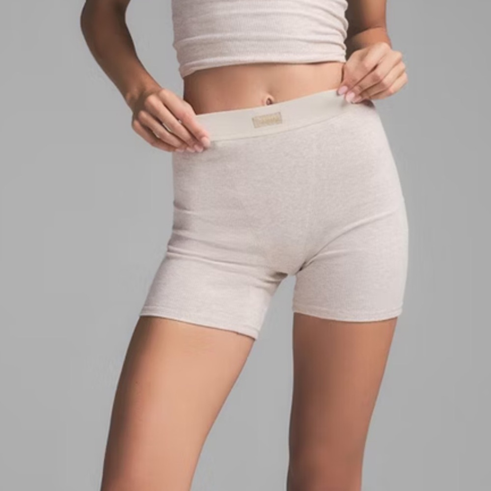 SKIMS COTTON RIB BOXER SHORTS IN CREAM SIZE MEDIUM